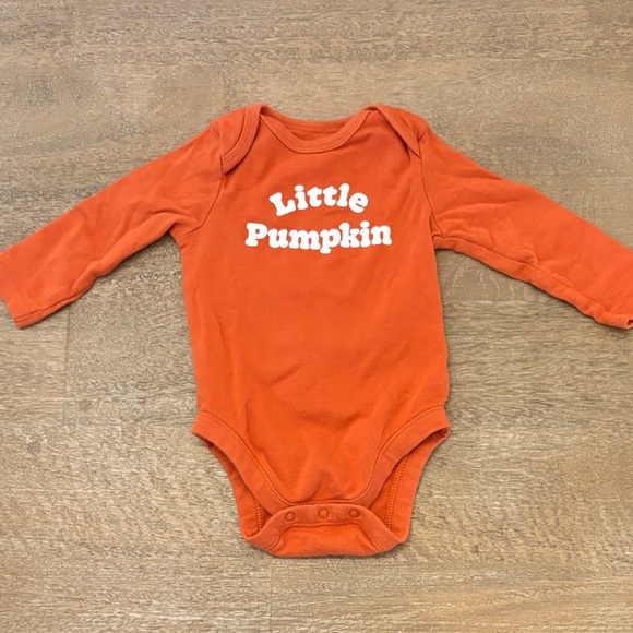 3-6M Little Pumpkin and Mama's Little Turkey Onesies - Picture 4 of 4